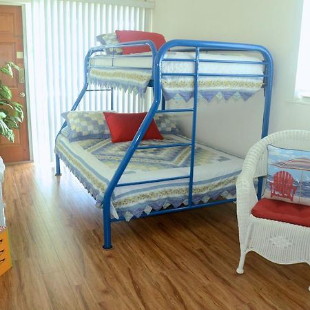 Pineapple Place Apartment Помпано Бийч Екстериор снимка