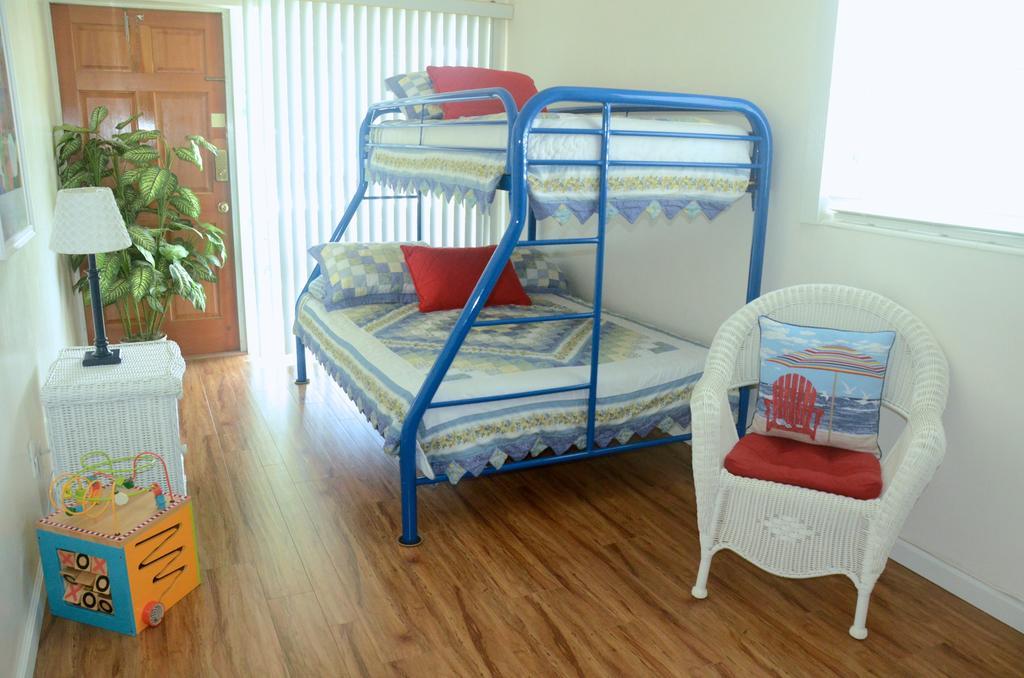 Pineapple Place Apartment Помпано Бийч Екстериор снимка