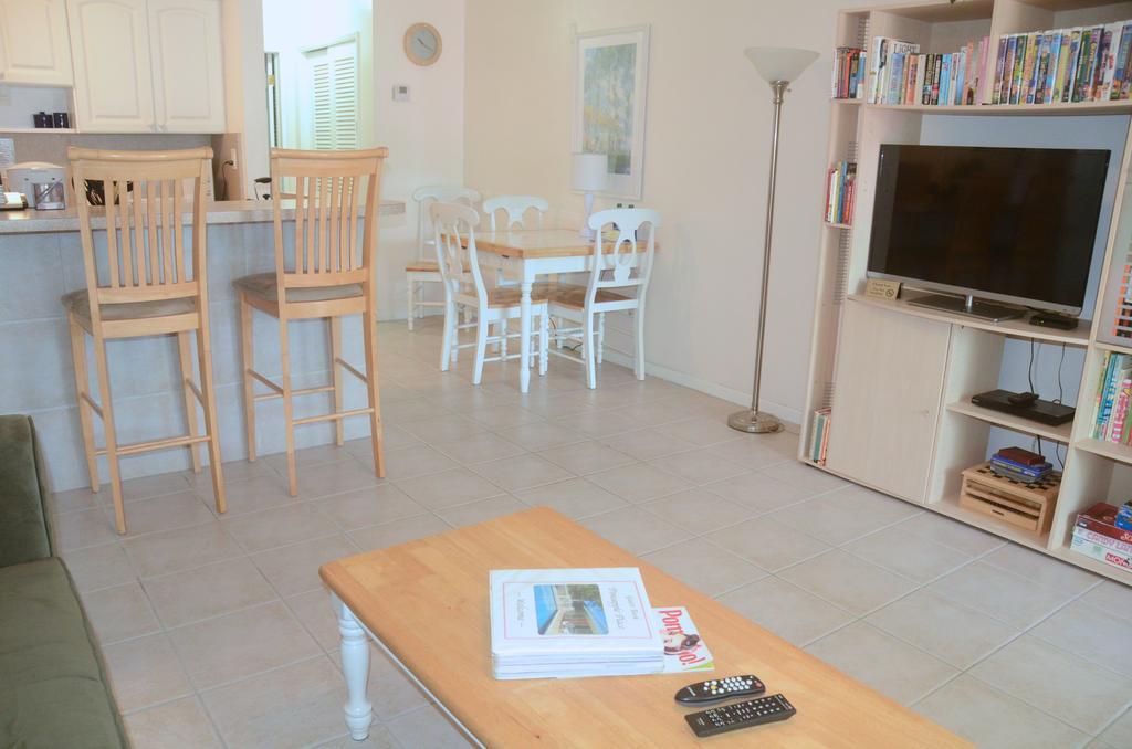 Pineapple Place Apartment Помпано Бийч Екстериор снимка