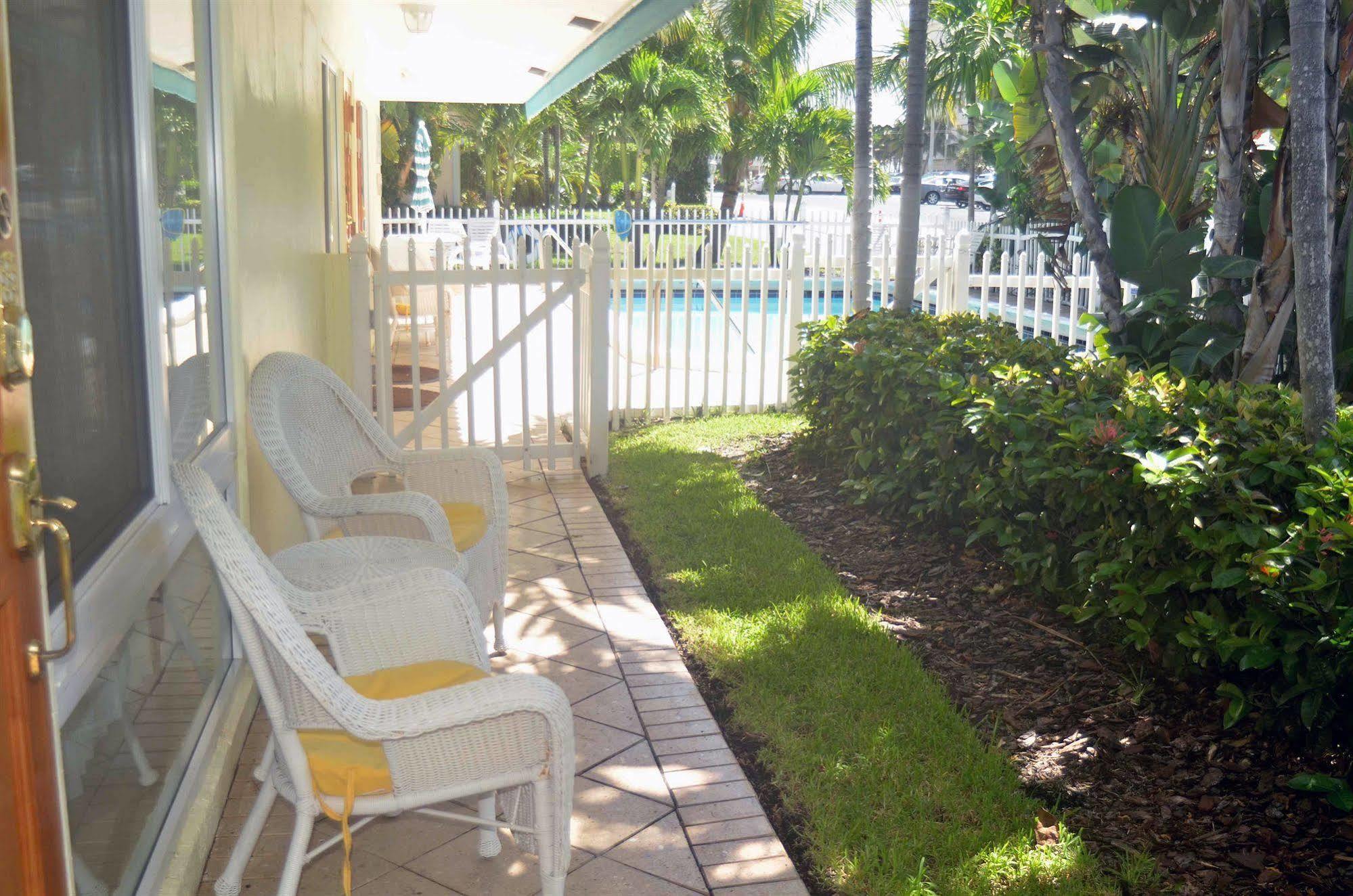 Pineapple Place Apartment Помпано Бийч Екстериор снимка