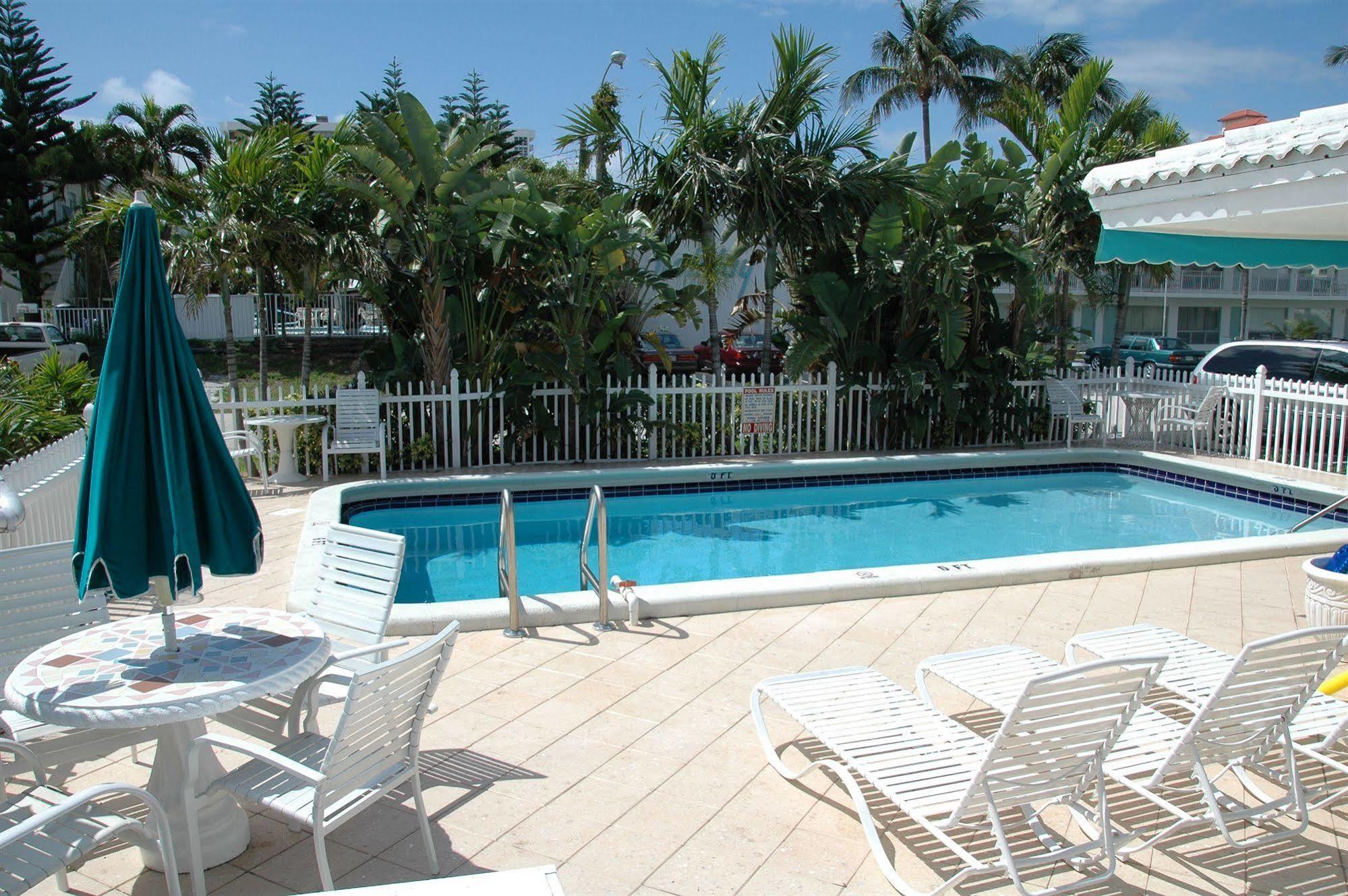 Pineapple Place Apartment Помпано Бийч Екстериор снимка